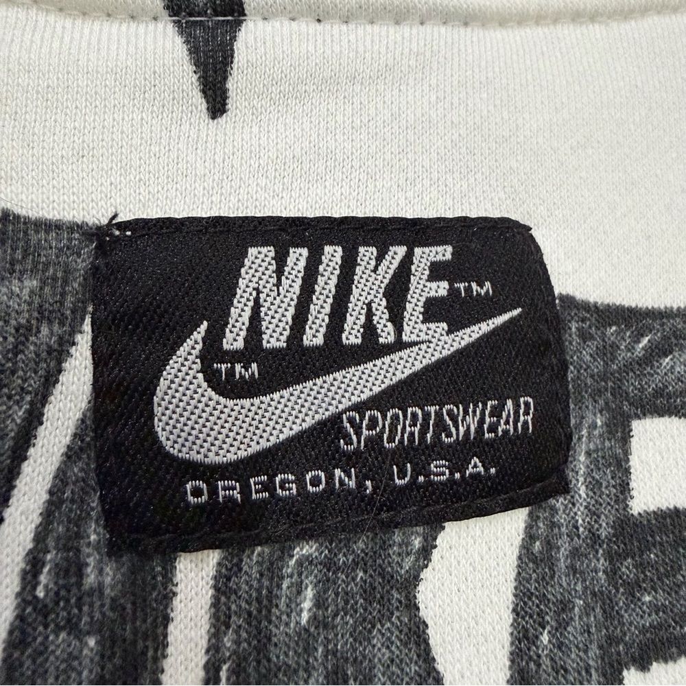 Nike Women’s 3X Black and White Swoosh Logo Doodle Art Oversized Sweatshirt B11 - Picture 6 of 6